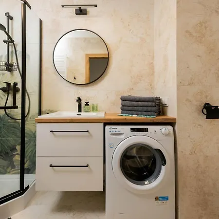 Towarowa - Air Con & Parking - By Rentujemy *