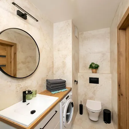 Towarowa - Air Con & Parking - By Rentujemy Apartment *