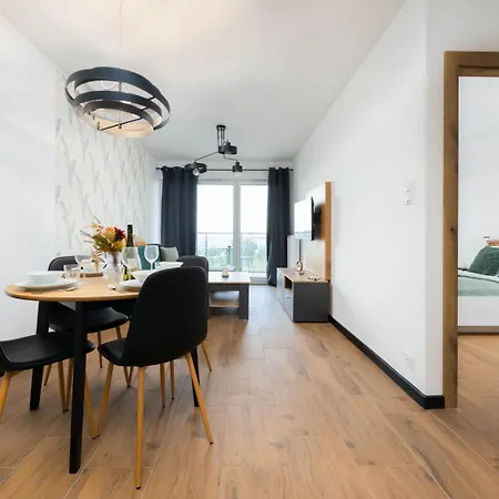Towarowa - Air Con & Parking - By Rentujemy Apartamento
