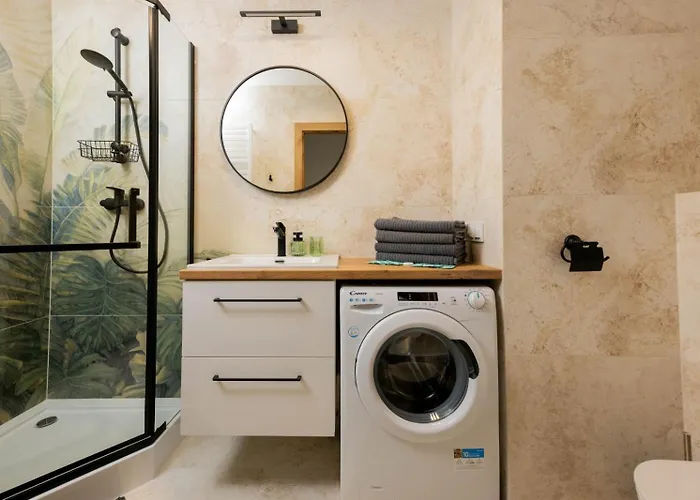 Towarowa - Air Con & Parking - By Rentujemy *